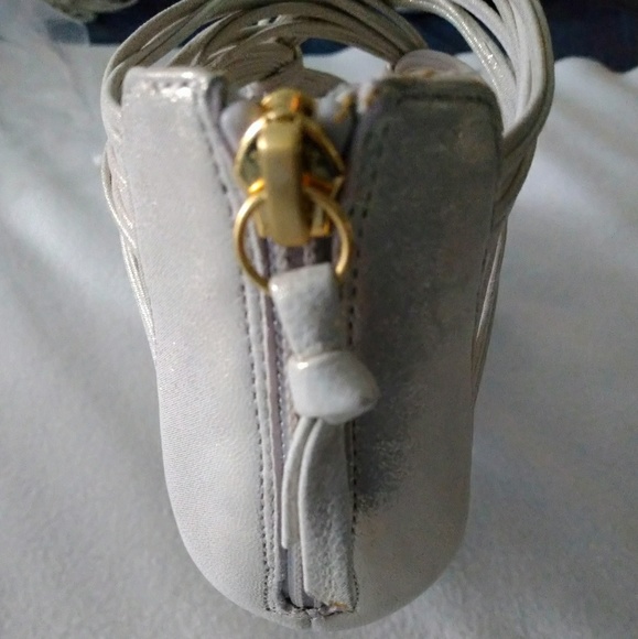 Boutique 9 Too Pretty White&Gold Kitten Heels - Picture 4 of 8